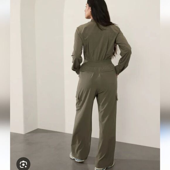 NWT Athleta Brooklin Long Sleeve Jumpsuit Im Army Green Size 16 - Picture 11 of 15